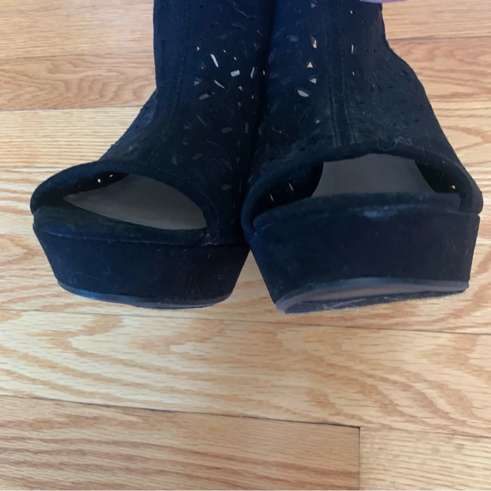 Chinese Laundry platform suede wedges Size 9.5